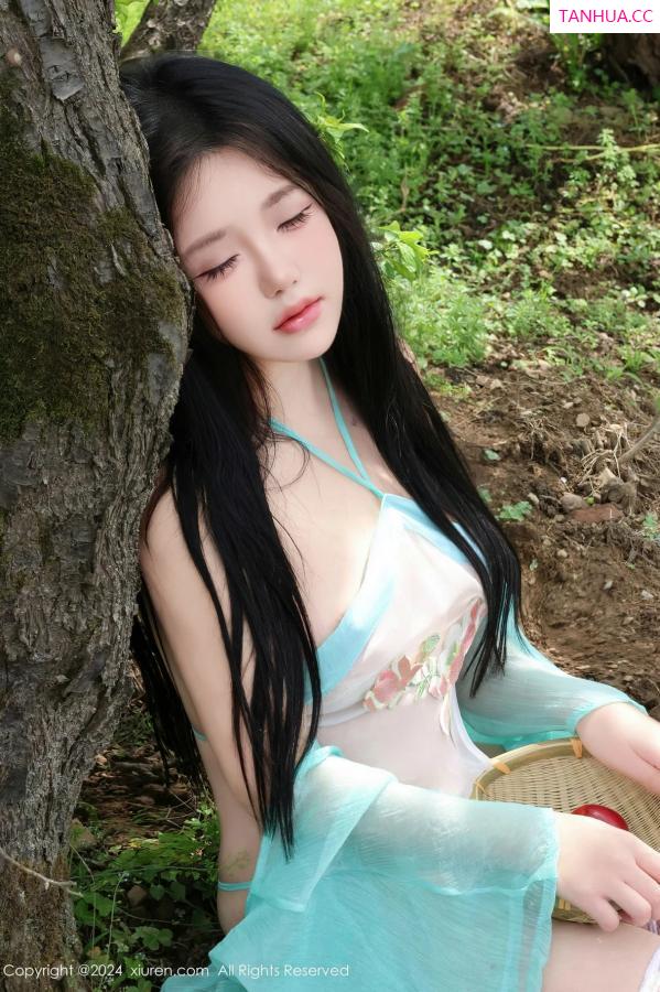   [XiuRen]高清写真图 2024.04.12 No.8386 小薯条nienie 美臀性感第41张图片